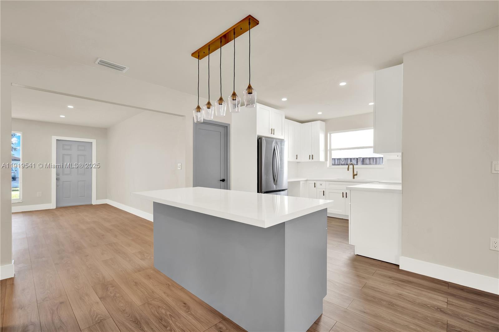 DOWNER PALMS DIV NO 1 - Residential