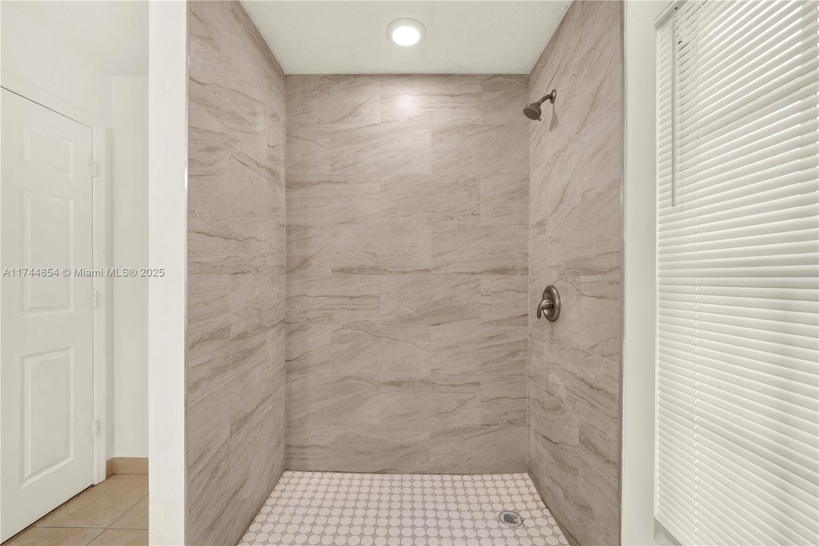 DOVE LANDING CONDO - Residential Lease