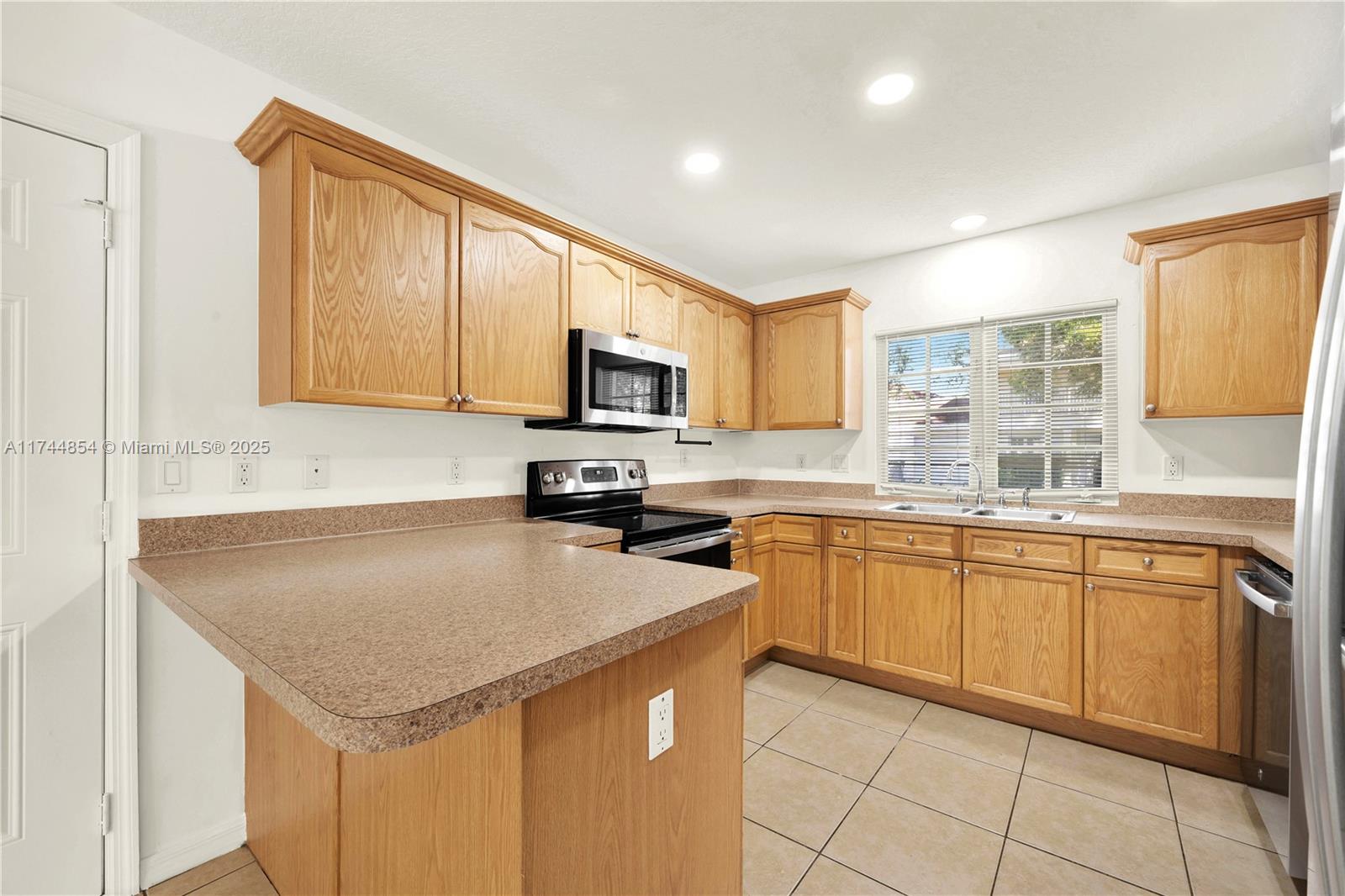 DOVE LANDING CONDO - Residential Lease