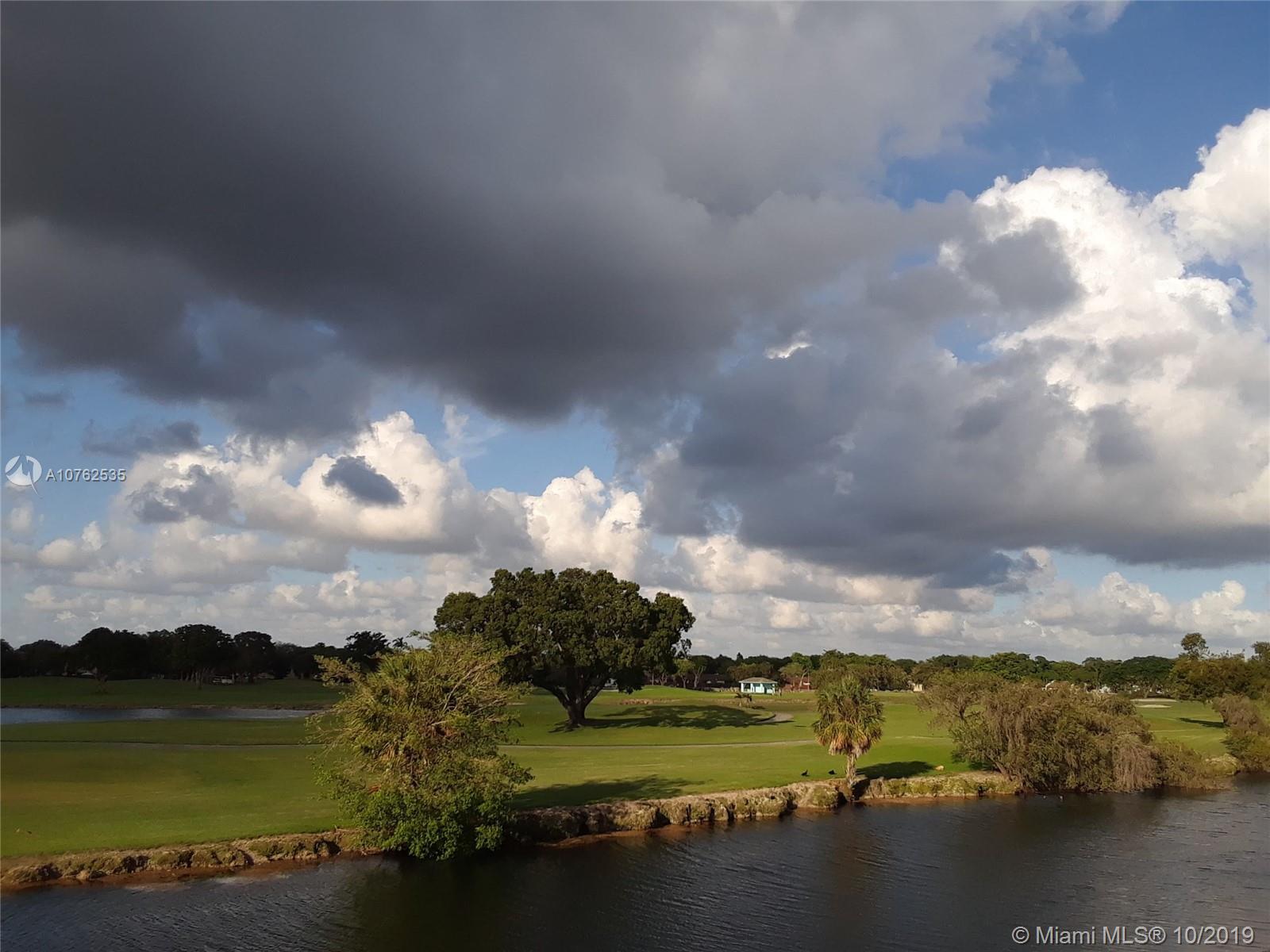 CATALONIA LAKE VILLAS - Residential Lease