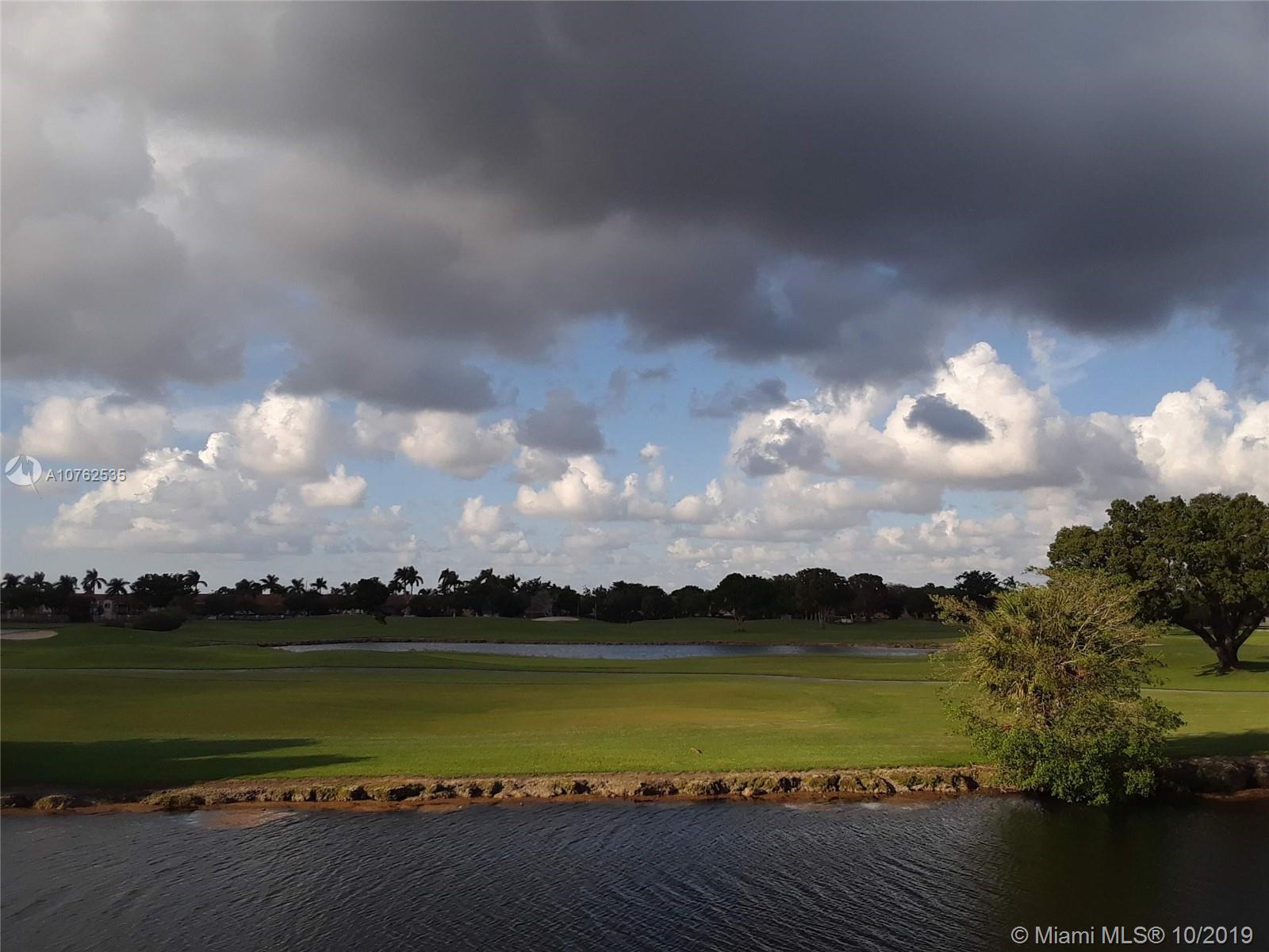 CATALONIA LAKE VILLAS - Residential Lease