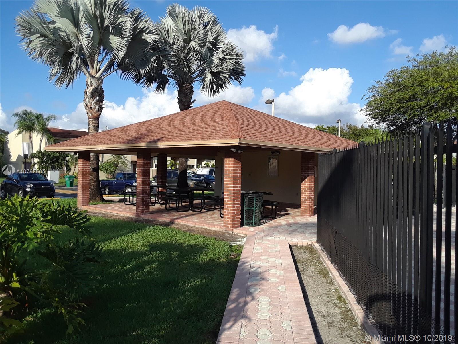 CATALONIA LAKE VILLAS - Residential Lease