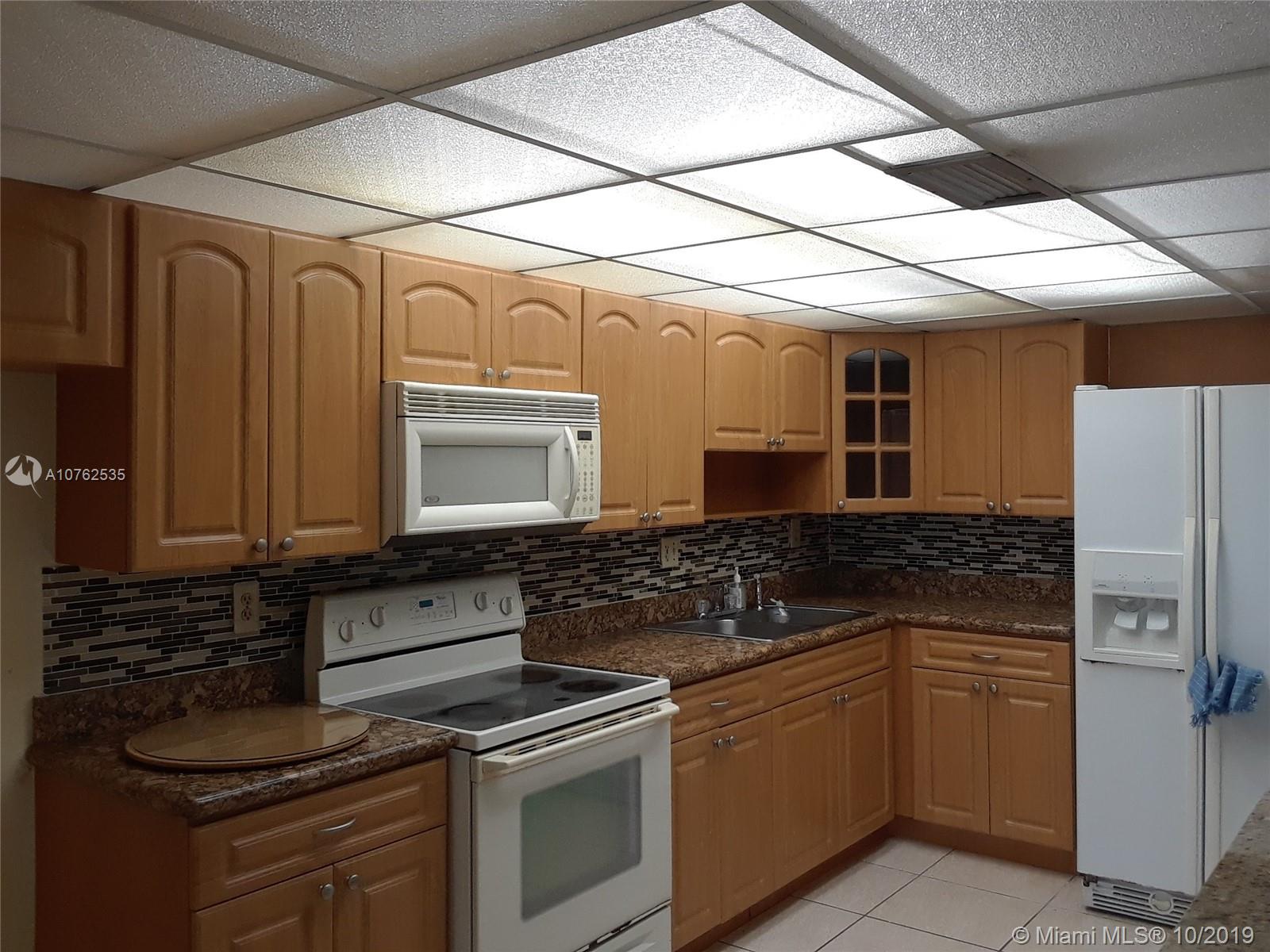 CATALONIA LAKE VILLAS - Residential Lease