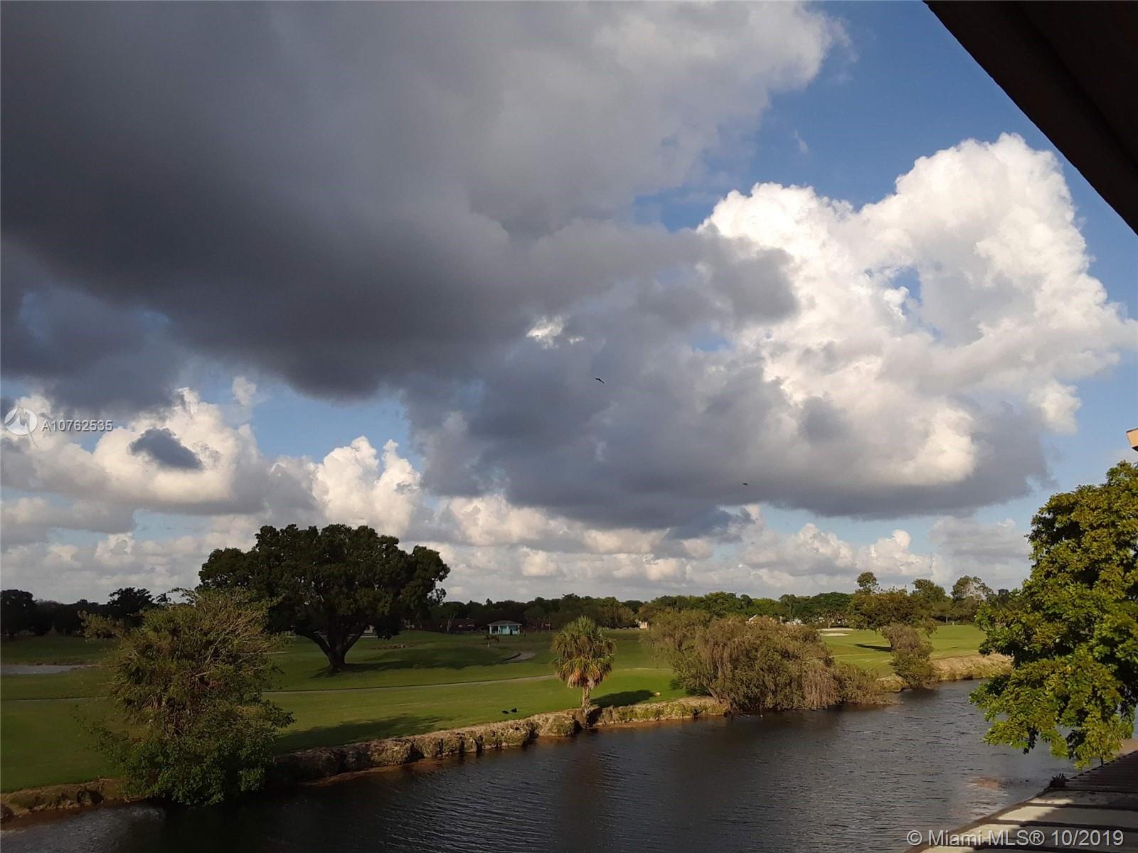 CATALONIA LAKE VILLAS - Residential Lease