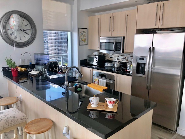 1111 SW 1st Ave 3225