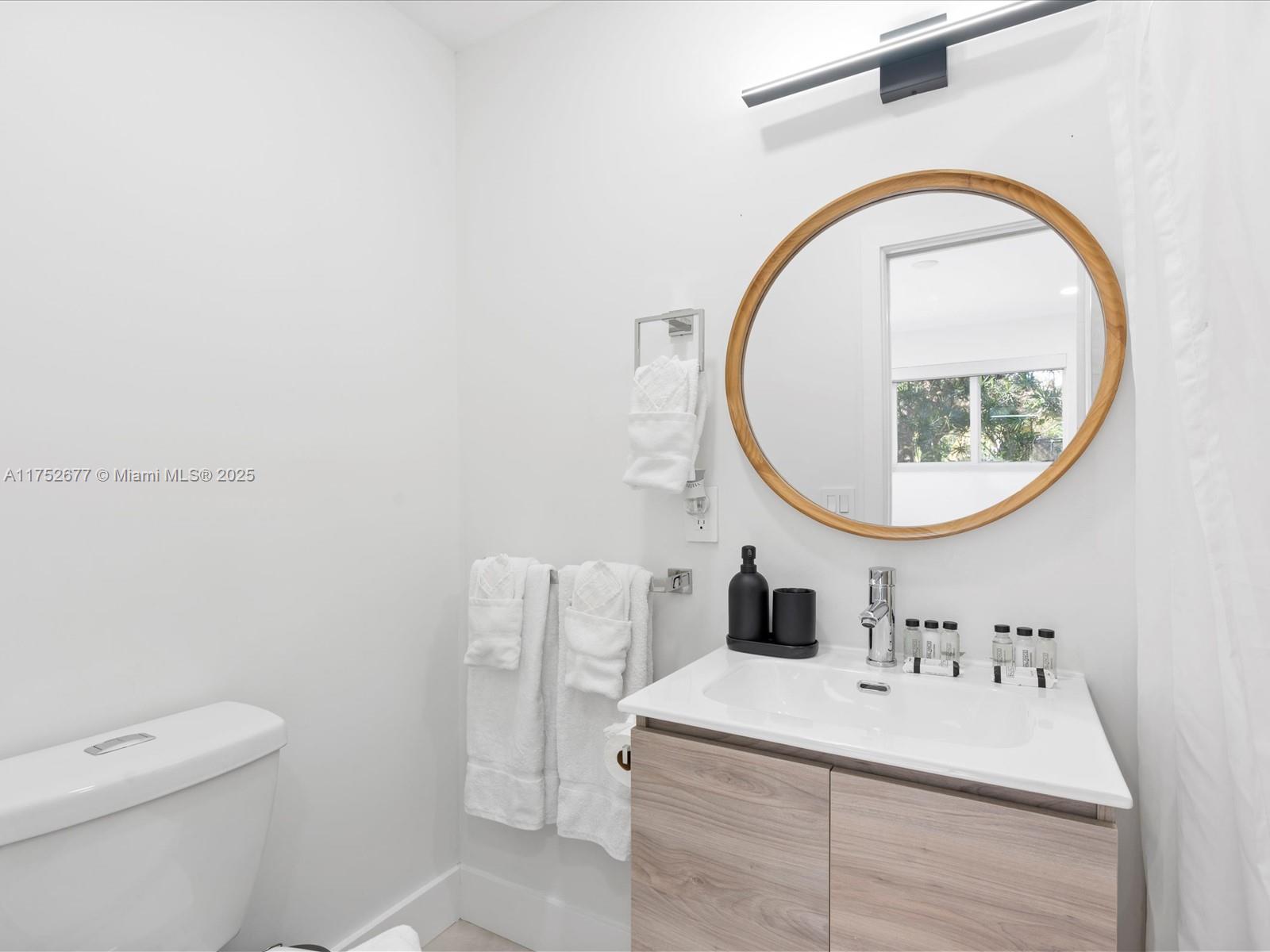 ELLAS LITTLE ACRES 1ST AD - Residential