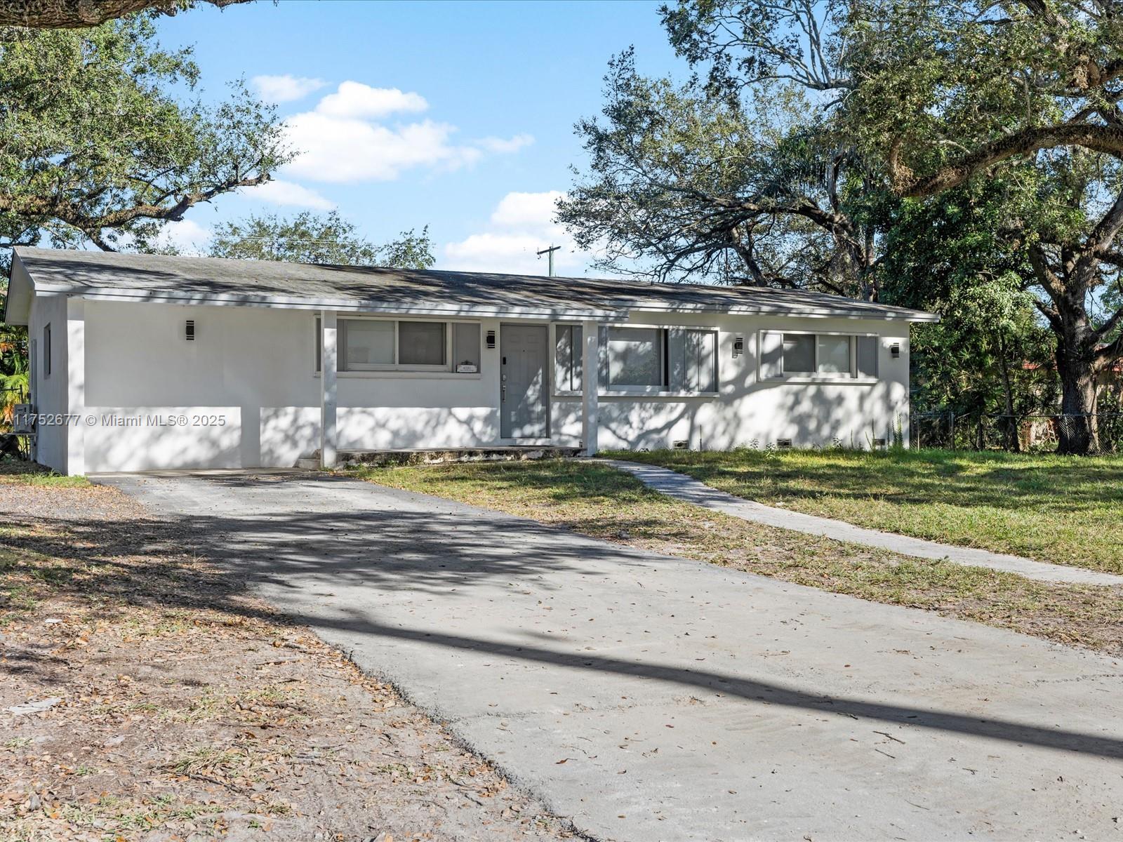 4121 SW 54th Ct