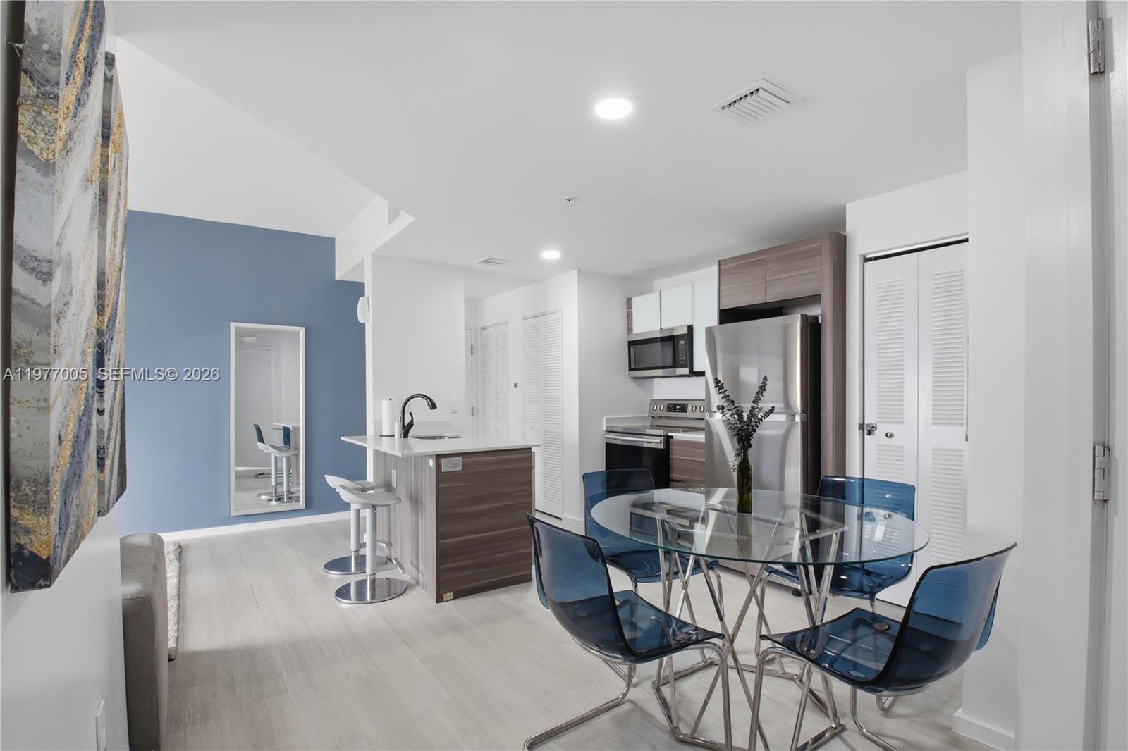 EMILIA CONDO - Residential