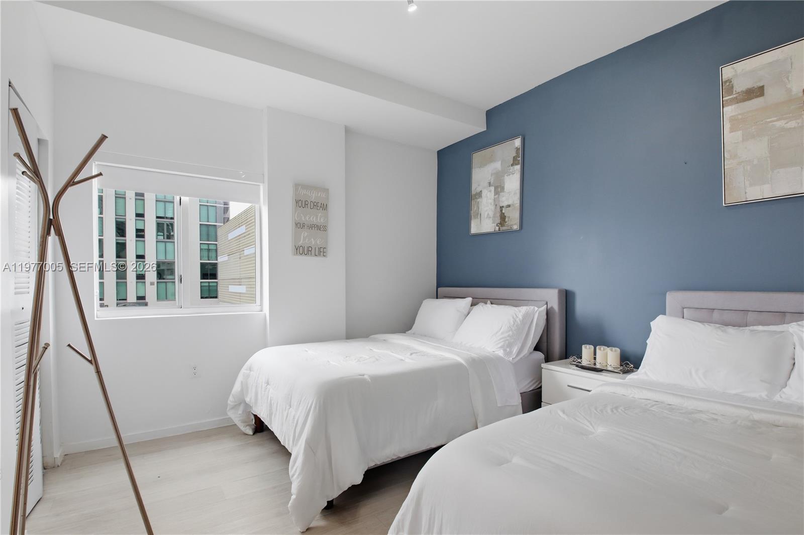 EMILIA CONDO - Residential