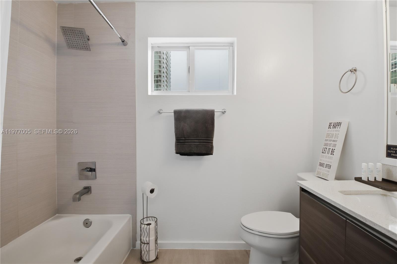 EMILIA CONDO - Residential