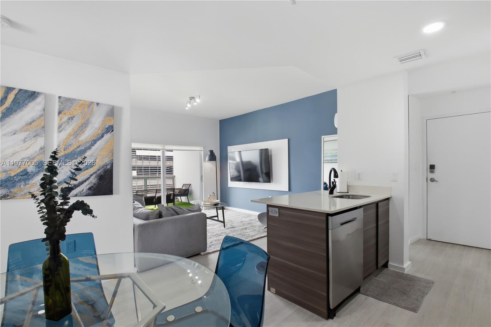 EMILIA CONDO - Residential