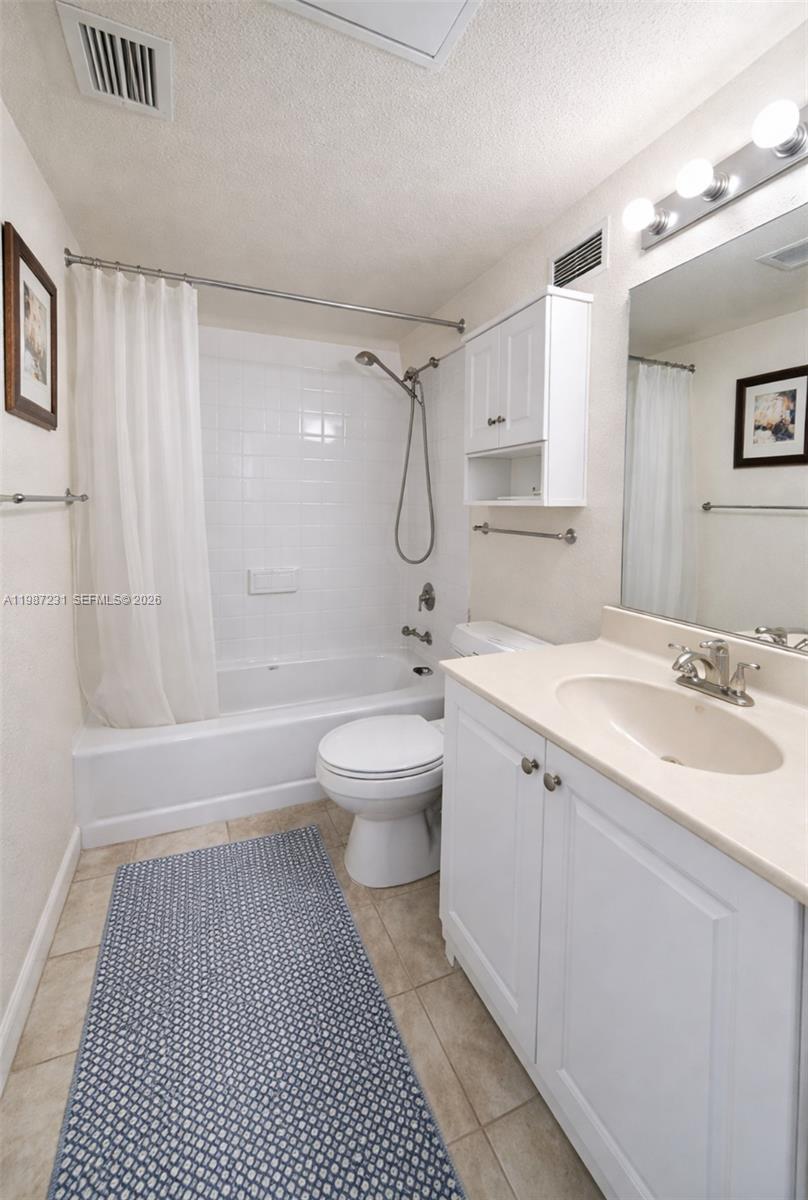 WAVE CONDO - Residential