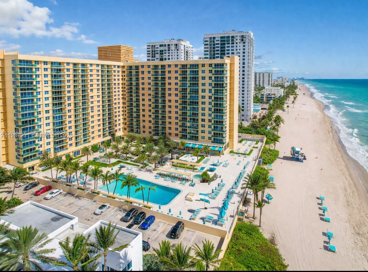 WAVE CONDO - Residential