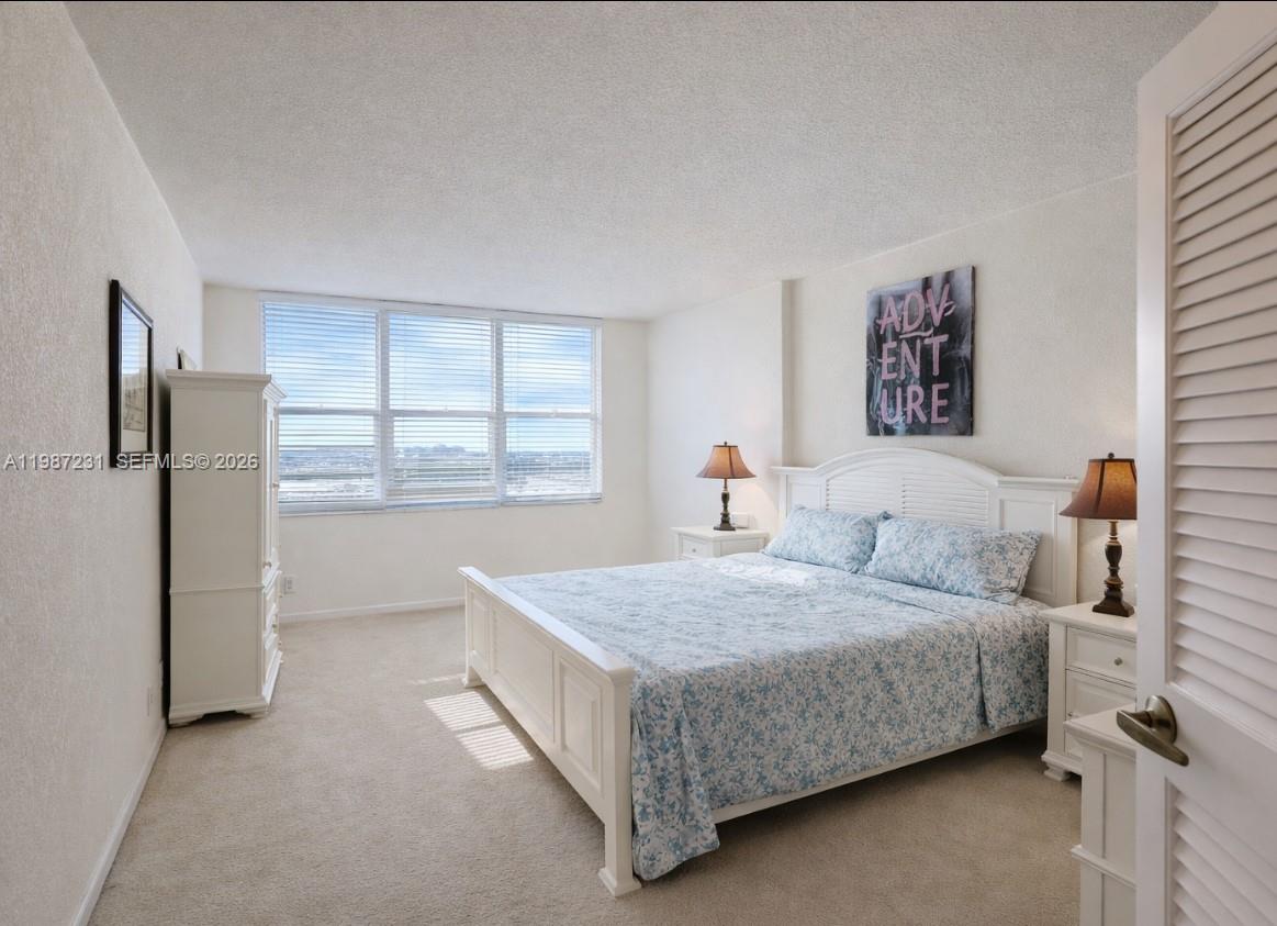 WAVE CONDO - Residential