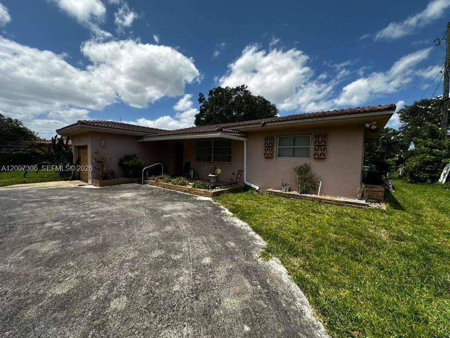 LUXURY FIX AND flip opportunity! cash or hard money only please see broker remarks