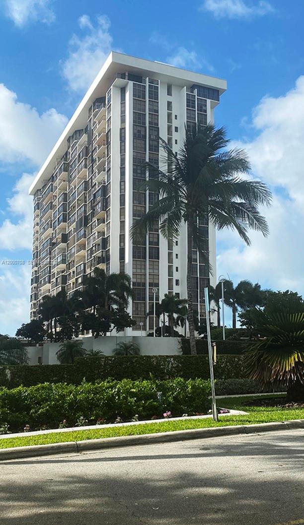 BRICKELL PLACE PHASE II C - Residential