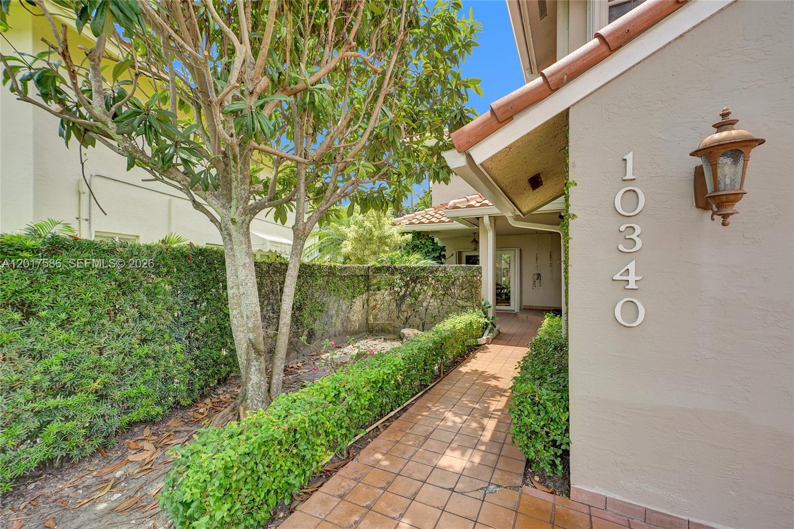 DORAL DUNES 1ST ADDN - Residential