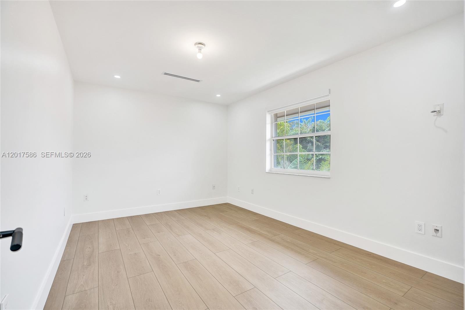 DORAL DUNES 1ST ADDN - Residential