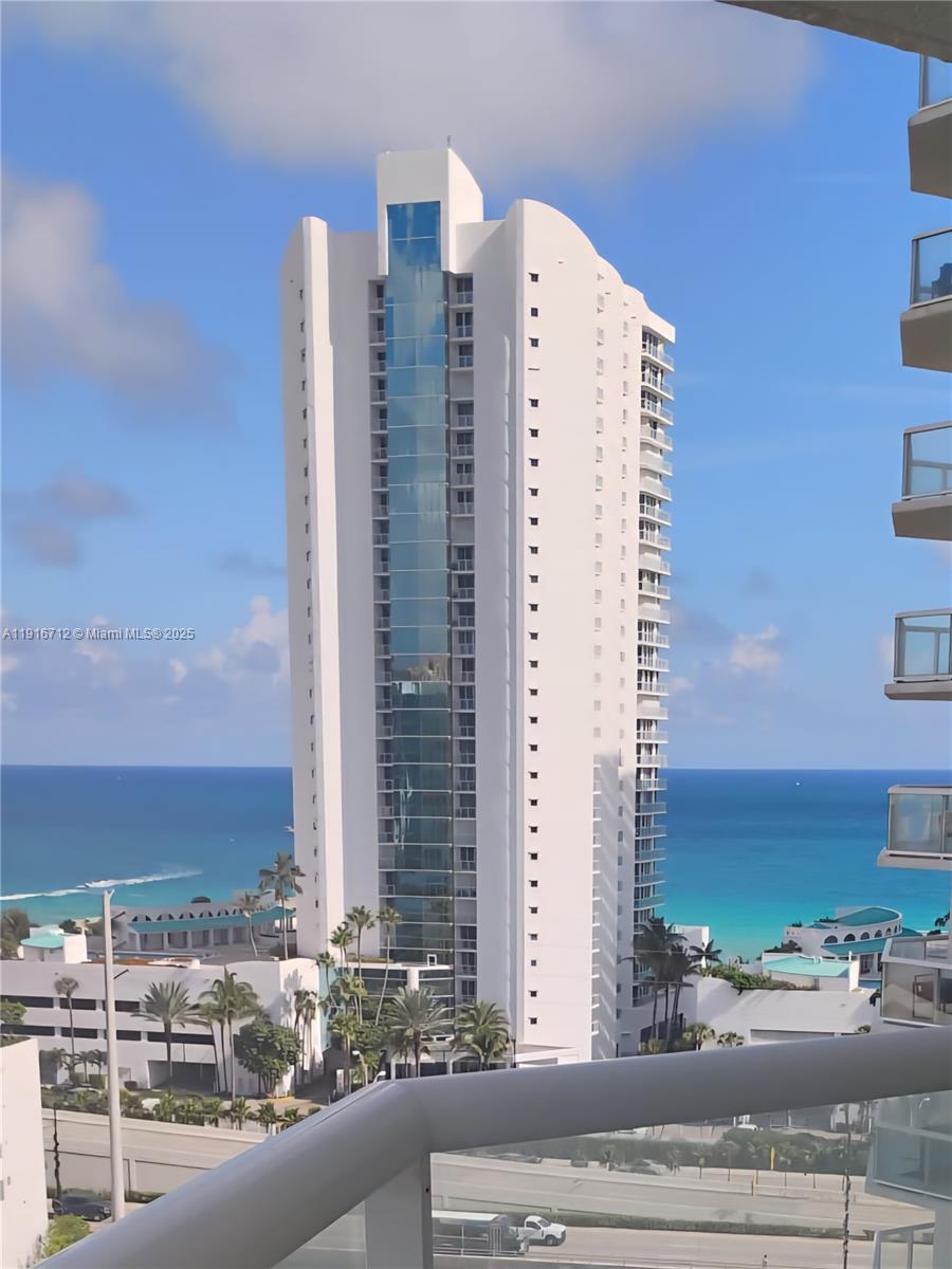 OCEANIA IV CONDO - Residential