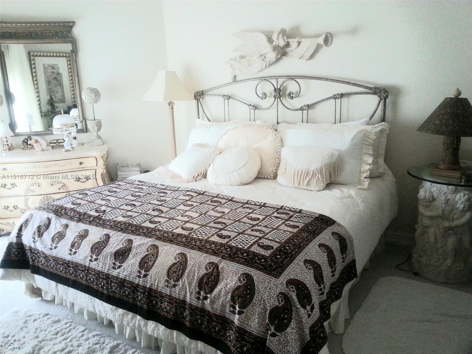 OCEANIA IV CONDO - Residential