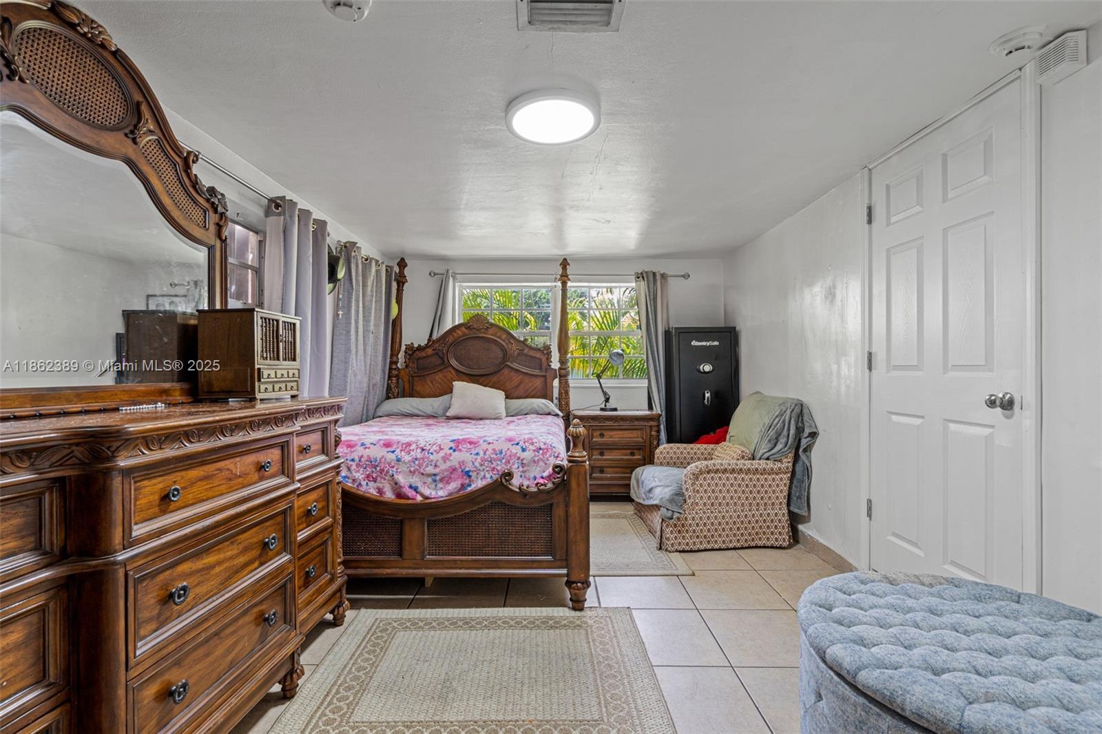 BEVERLY PARK - Residential