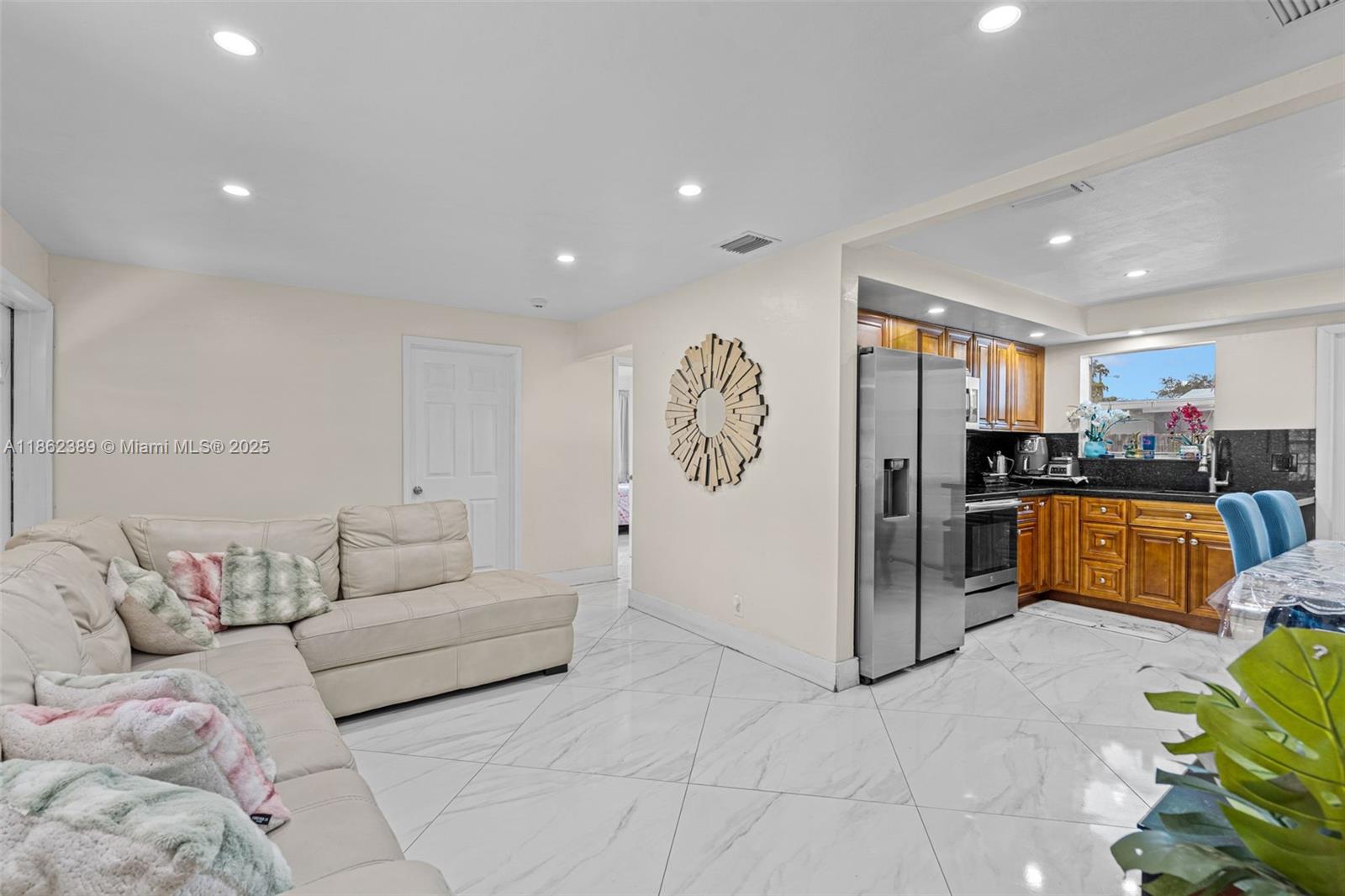 BEVERLY PARK - Residential