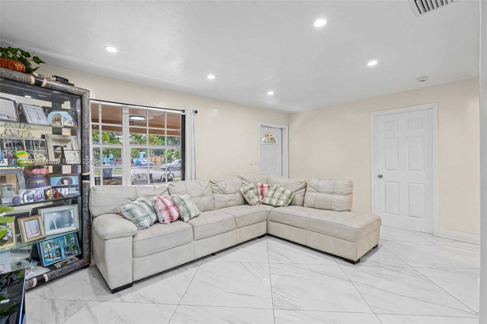 BEVERLY PARK - Residential