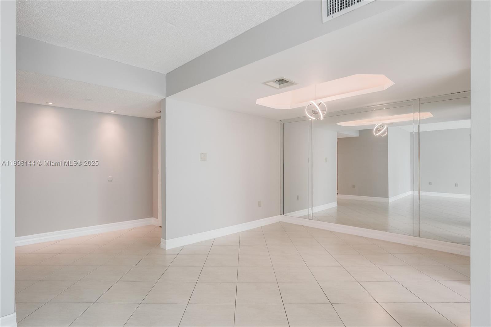 18071 Biscayne Blvd 1204