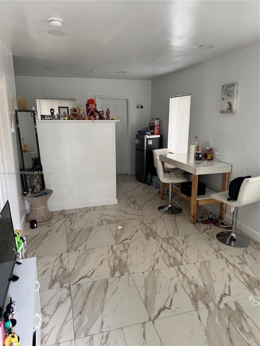 Lauderdale West - Residential Income