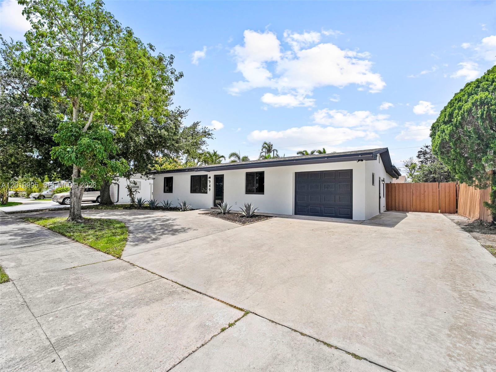 NORTH PALM BEACH VILLAGE - Residential