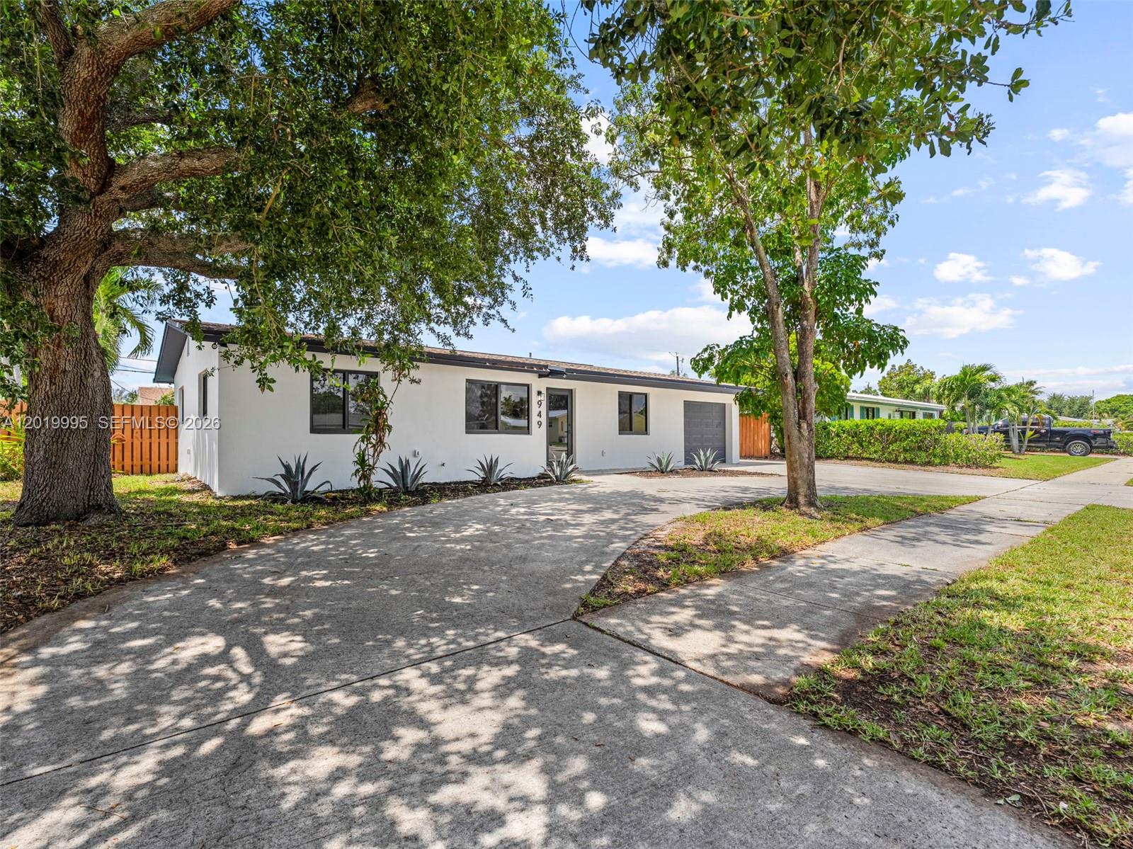 949 Lighthouse Dr