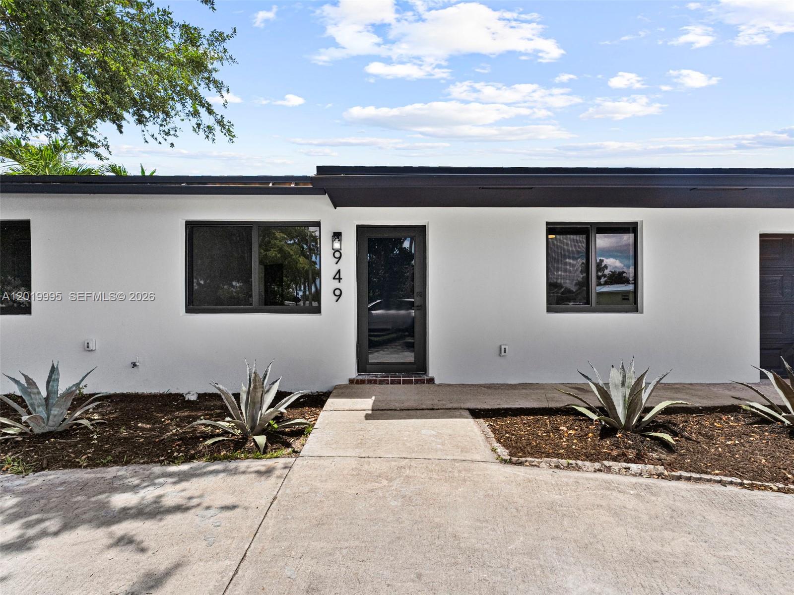 NORTH PALM BEACH VILLAGE - Residential
