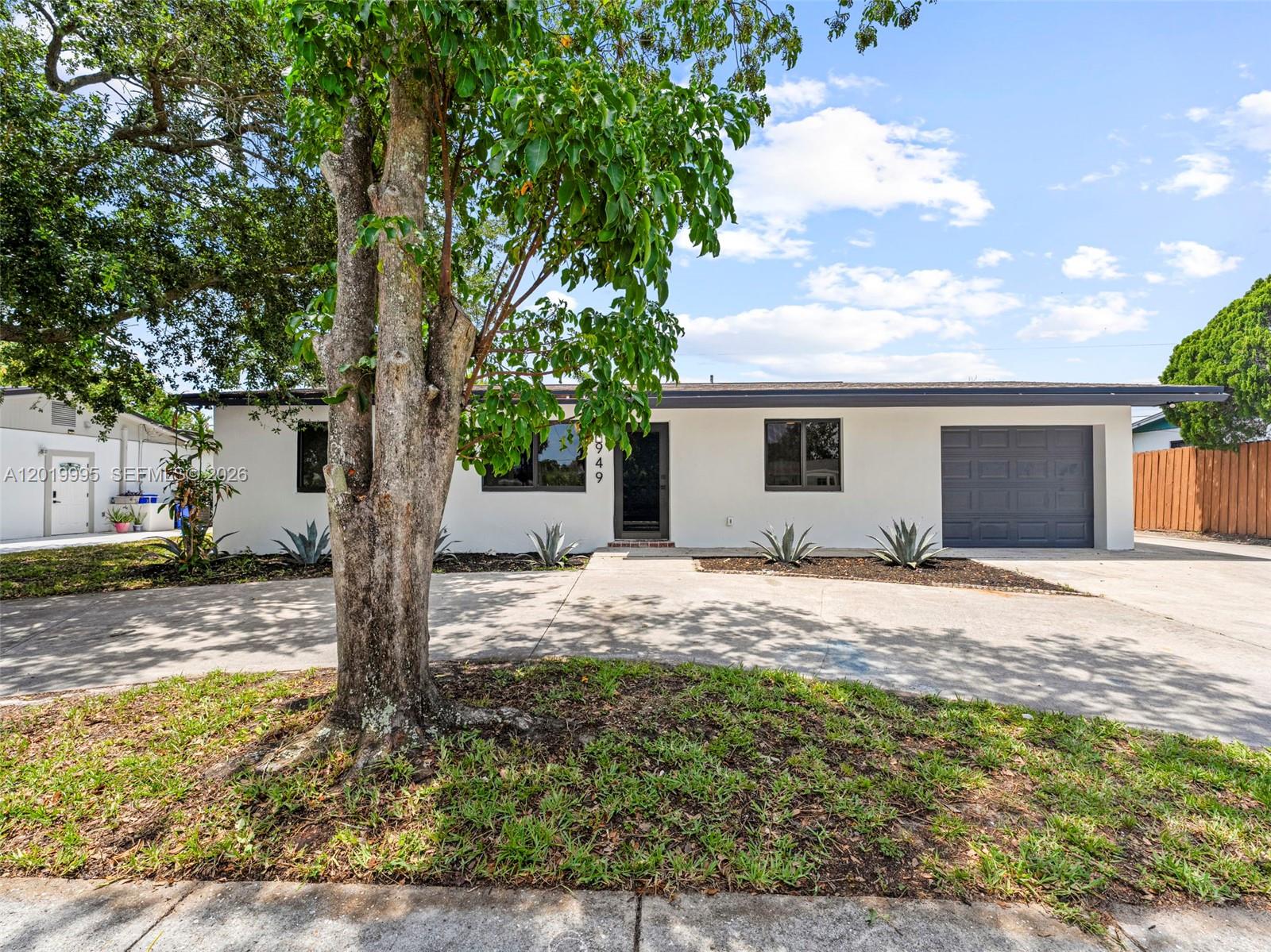 NORTH PALM BEACH VILLAGE - Residential