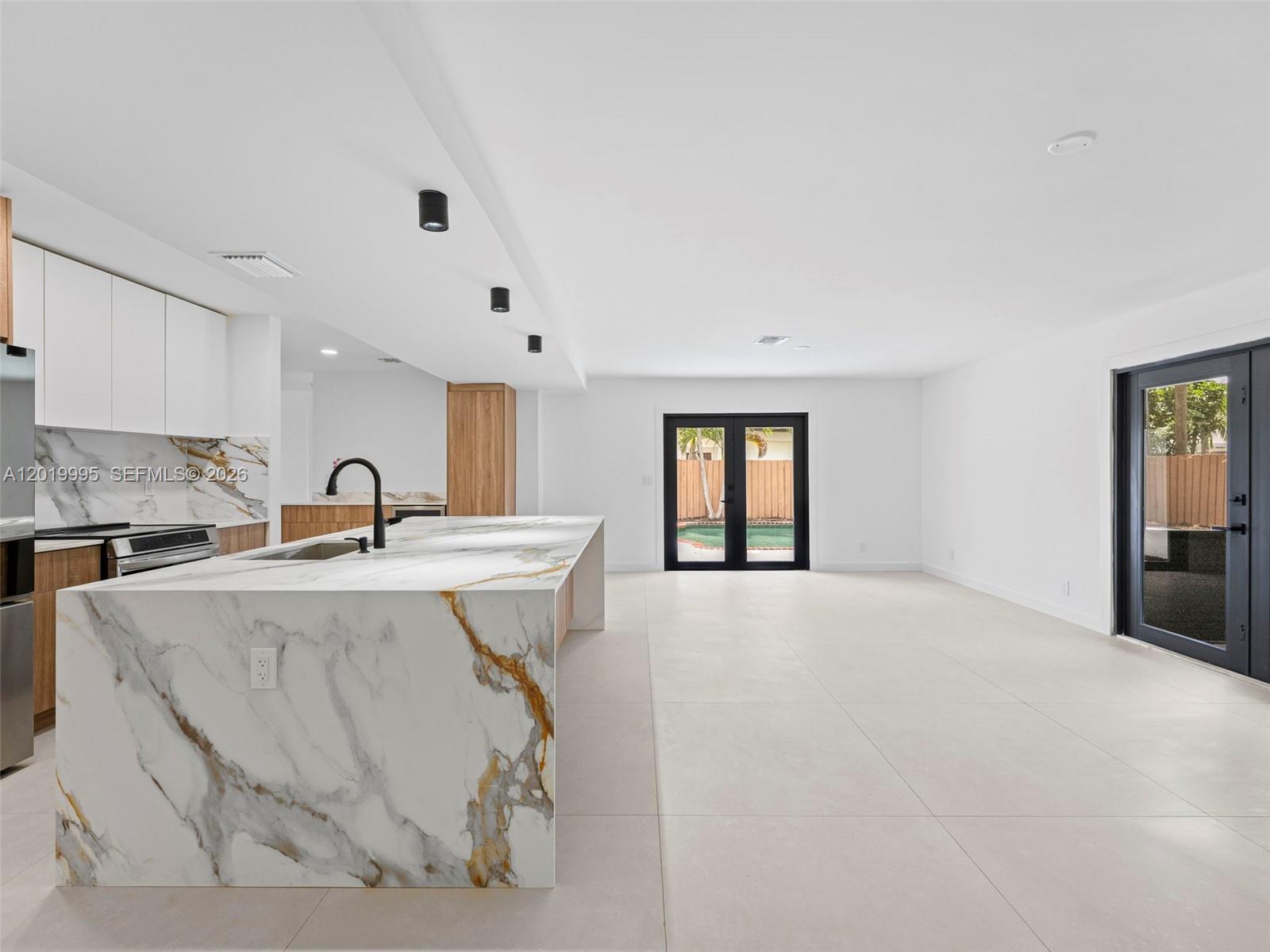 NORTH PALM BEACH VILLAGE - Residential