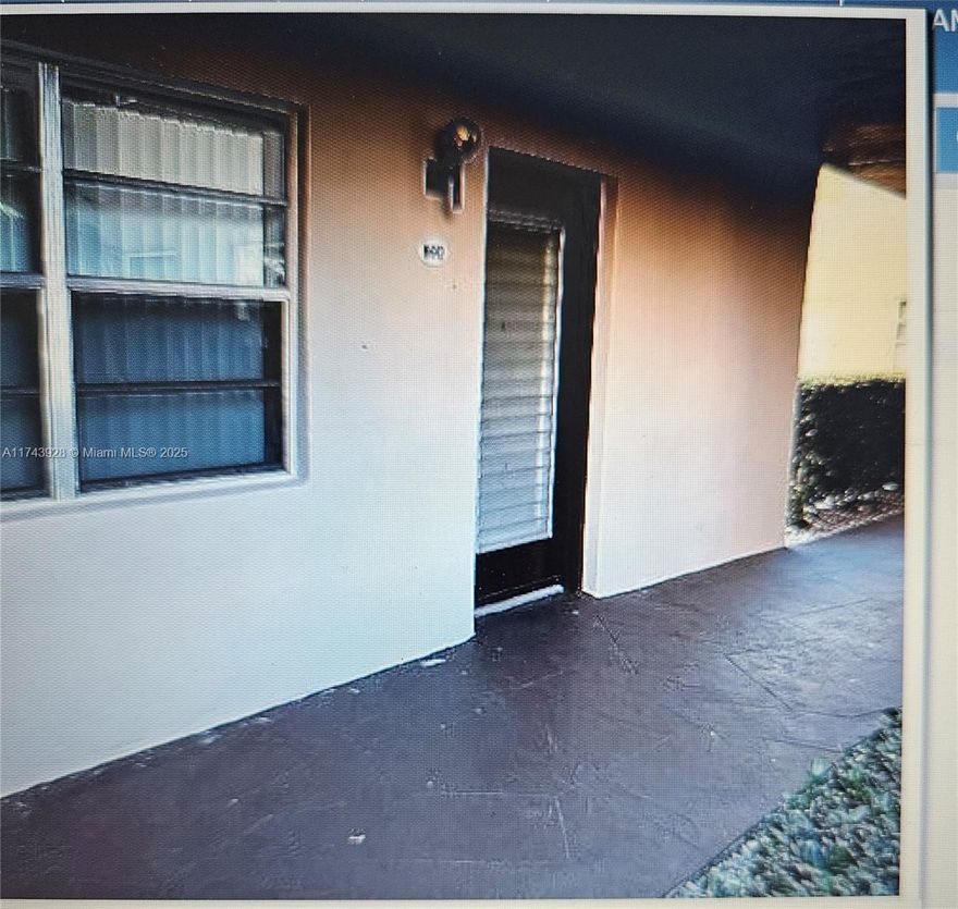 GREAT FOR INVESTMENT, NO WAITING TIME, RENTALS ARE ALLOWED INMEDIATELY., SPACIOUS, BRIGHT AND AIRY 1ST FLOOR, 2 BEDROOM , 2BATH,
NICE KITCHEN AND BATHROOMS. DISPOSAL, NEWER LARGE NEUTRAL TILE THROUGHOUT LIVING AREA. FULL SIZE WAHER/DRYER. SCREENED PATIO WITH
ROLL-UPS. THIS LOVELY UNIT OFFERS A TRANQUIL, PRIVATE & SERENE SETTING. WALKING DISTANCE TO THE FLANDERS CLUBHOUSE. KING POINT FEATURES
LOTS CLUBS & ORGANIZATIONS, THEATER,CARDROOMS,RESTAURANTS,FITNESS CENTER, BILLARDS, INDOOR & OUTDOOR POOLS, HAIR & NAIL SALON. PUBLIC
GOLF COURSE, TENNIS, PICKLEBALL, RACQUETBALL,BASKETBALL COURTS AND MUCH MORE. COURTESY BUSES TAKE YOU THROUGHOUT THE COMMUNITY
AND SHOPPING CENTERS. GUARD GATED 24/7.