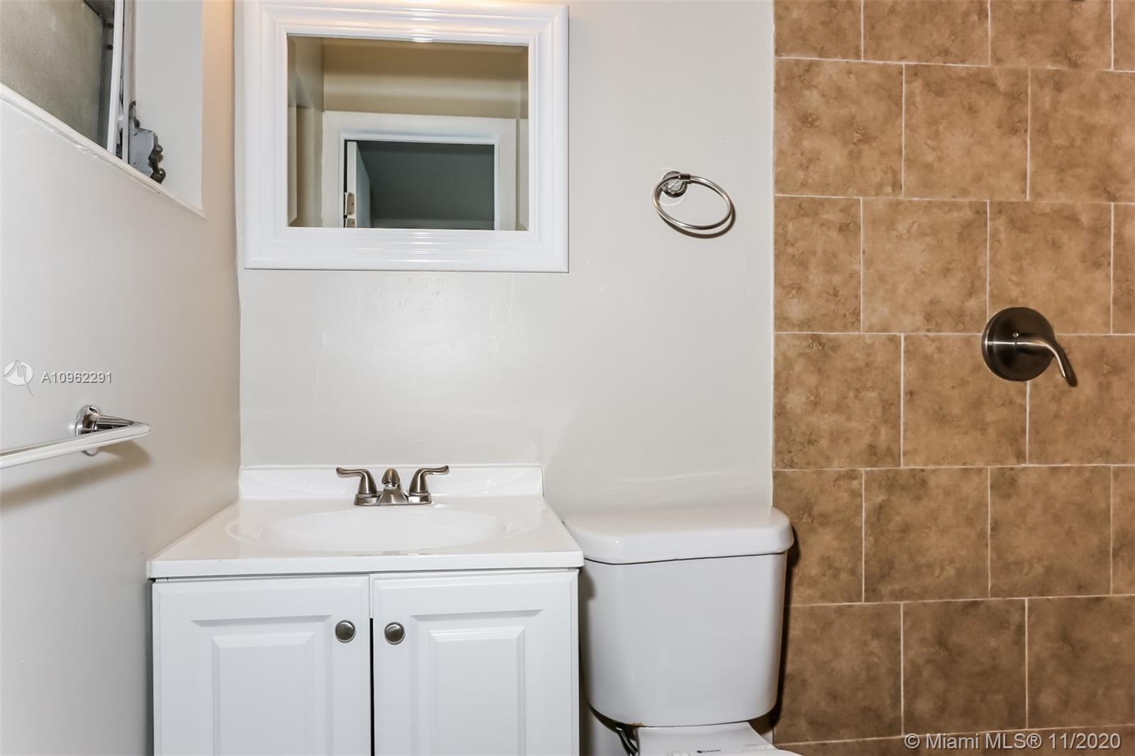 PALM BEACH GARDENS 3 - Residential Lease