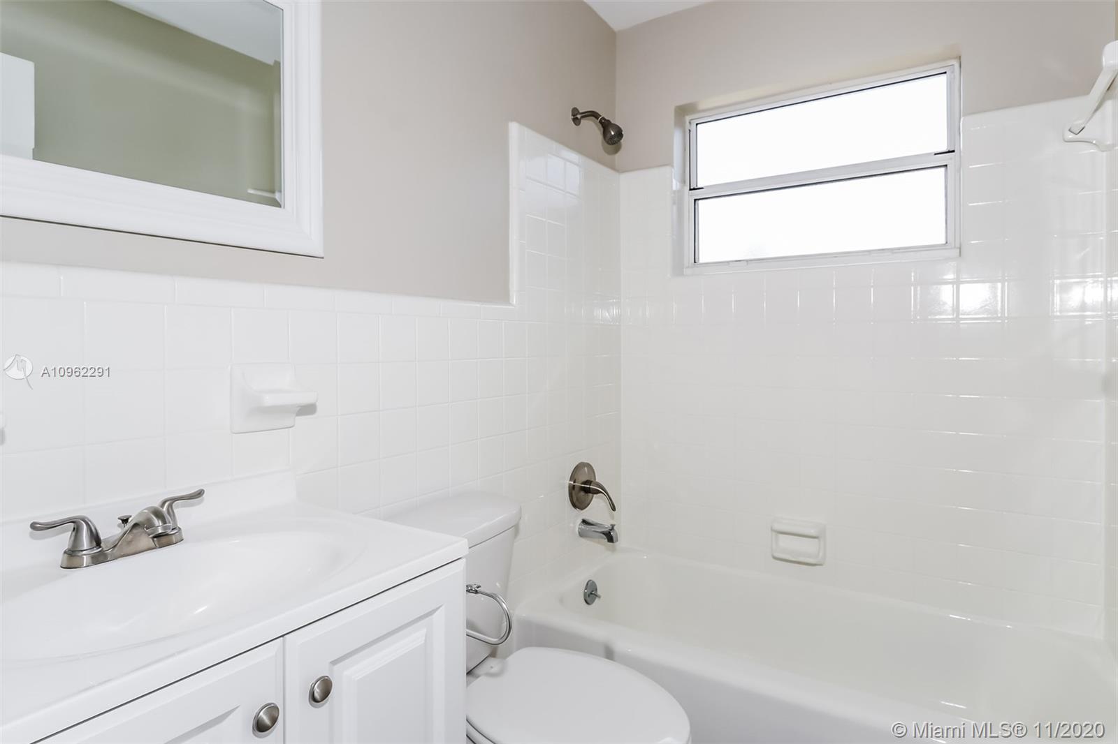 PALM BEACH GARDENS 3 - Residential Lease