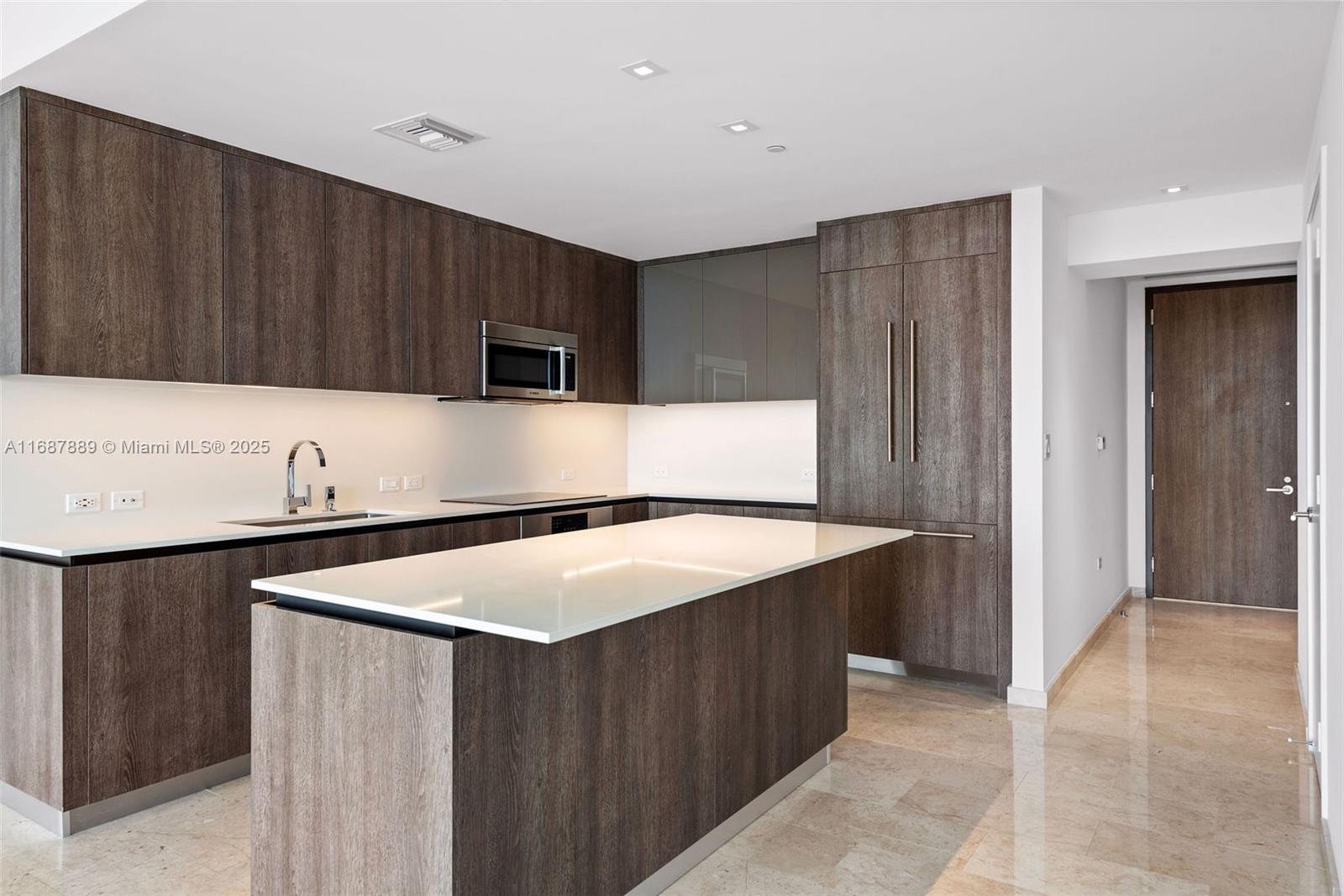 88 SW 7th St 2408