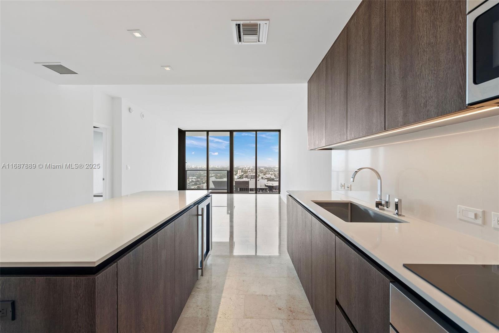 88 SW 7th St 2408