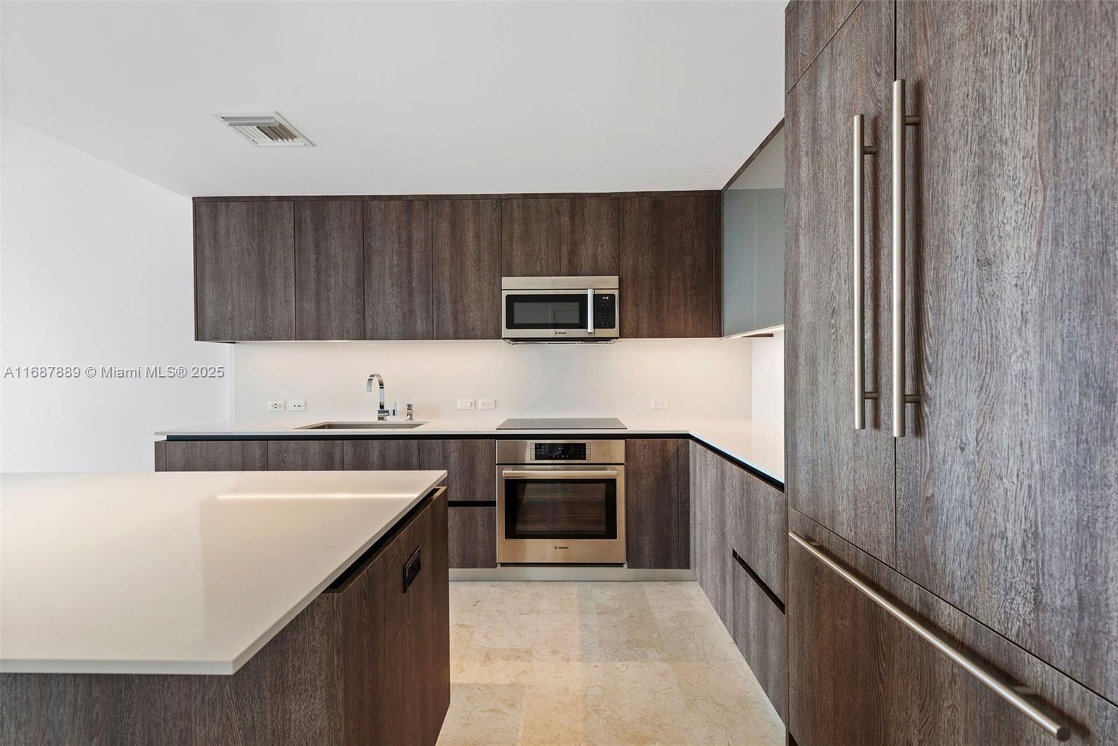 88 SW 7th St 2408