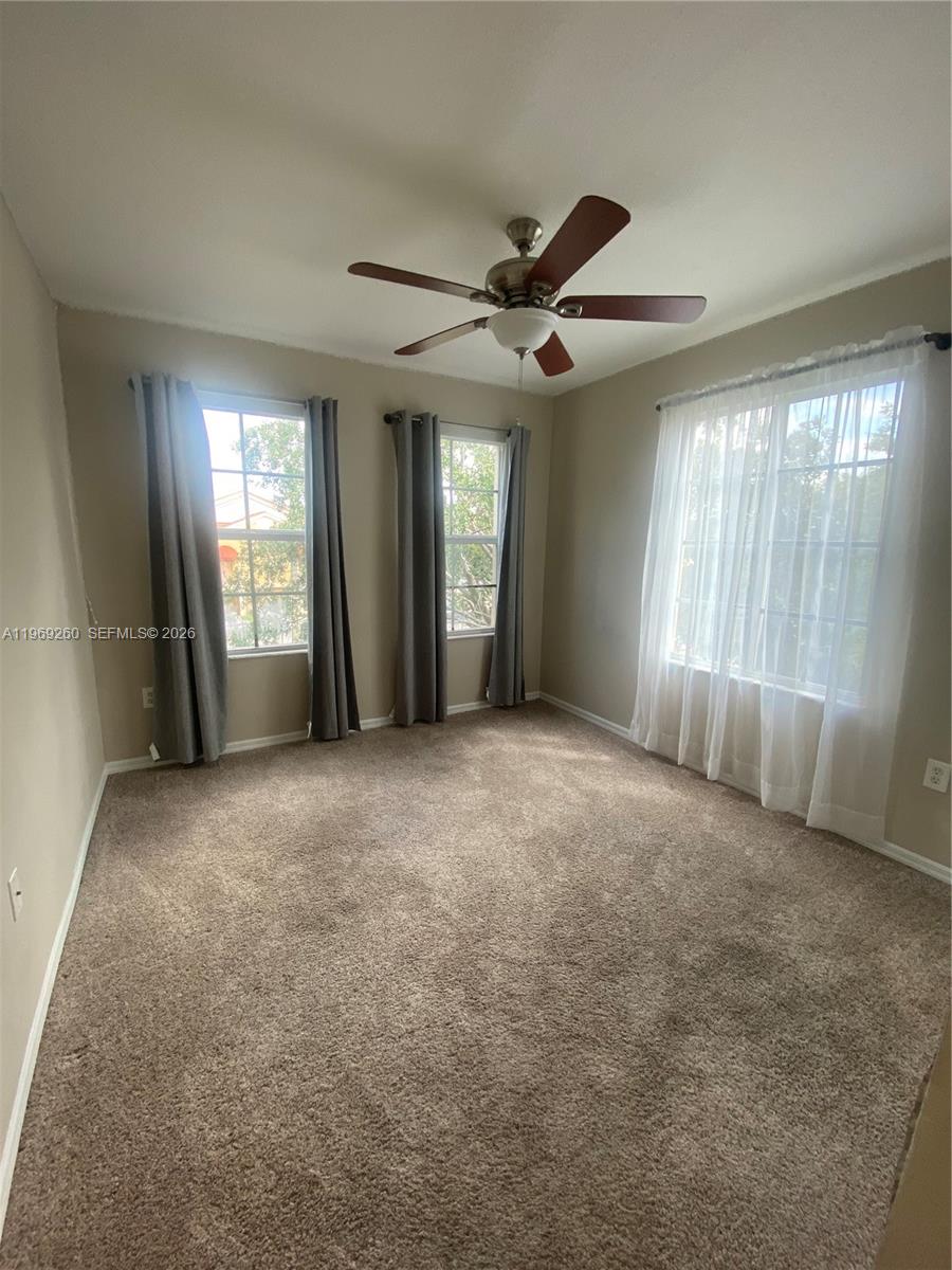 EMERALD ISLE AT LAGUNA LA - Residential Lease