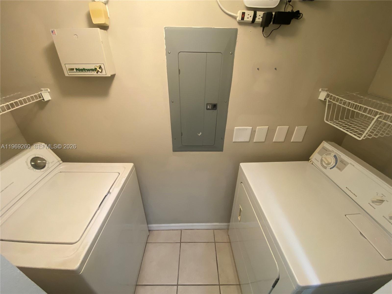 EMERALD ISLE AT LAGUNA LA - Residential Lease