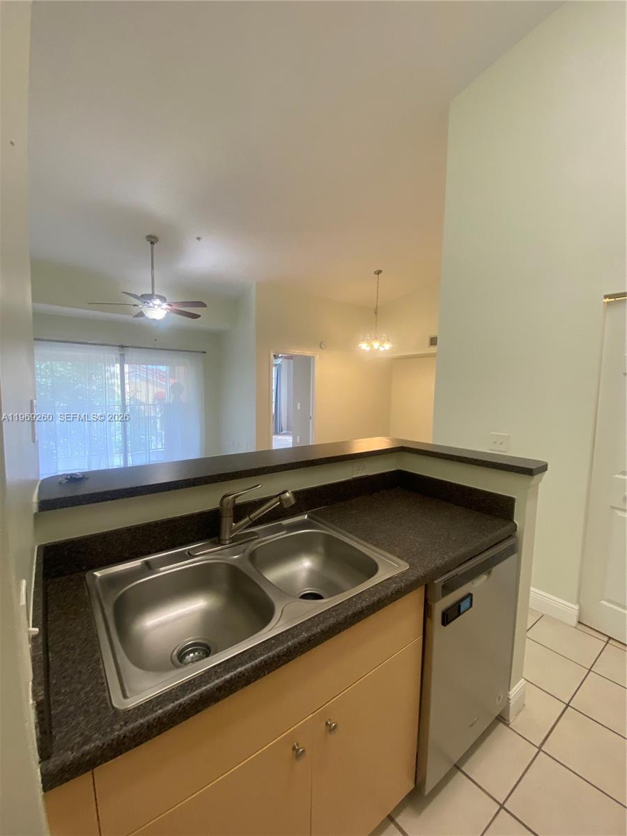 EMERALD ISLE AT LAGUNA LA - Residential Lease