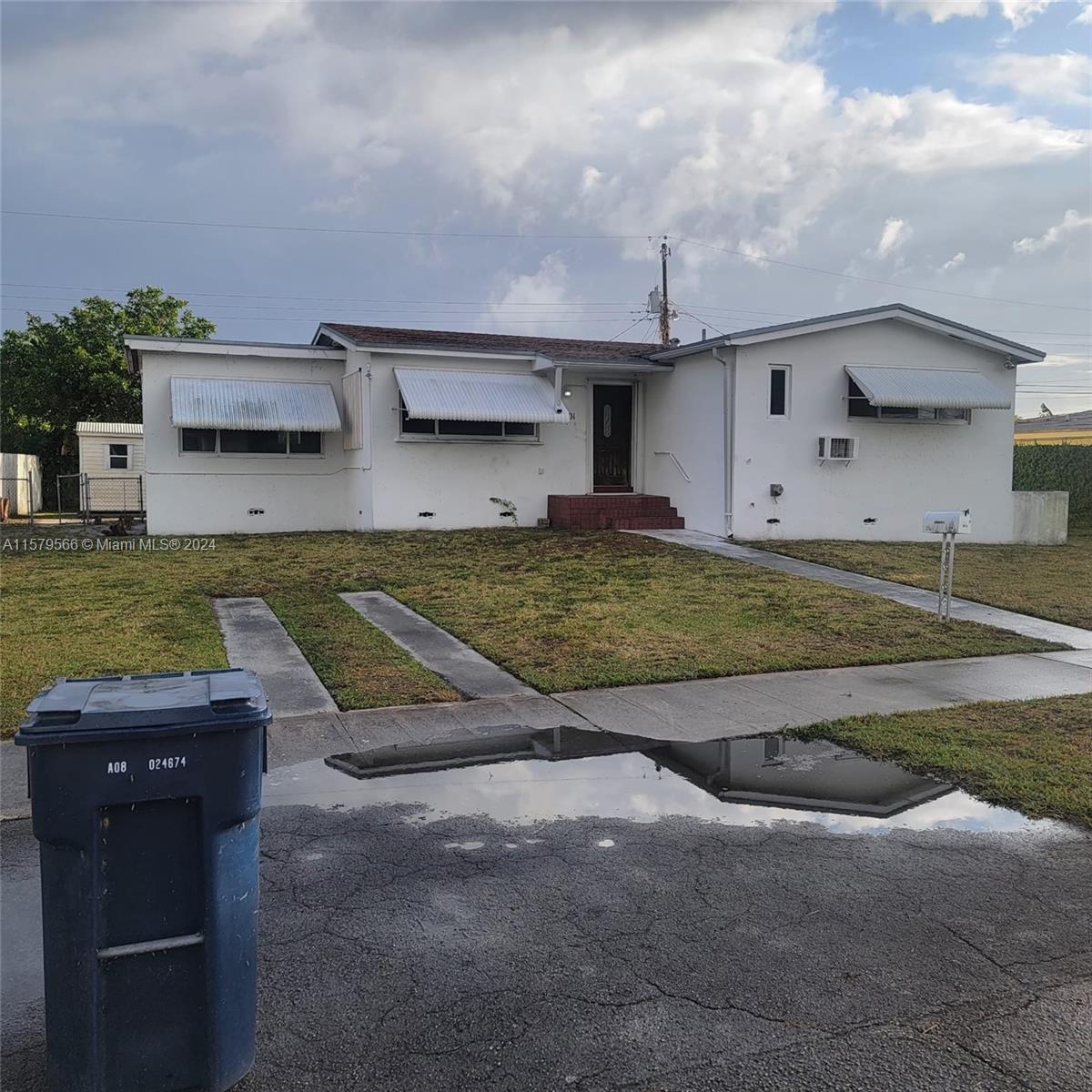 7901 Sw 22nd St St, Miami, Broward County, Florida - 3 Bedrooms  
2 Bathrooms - 