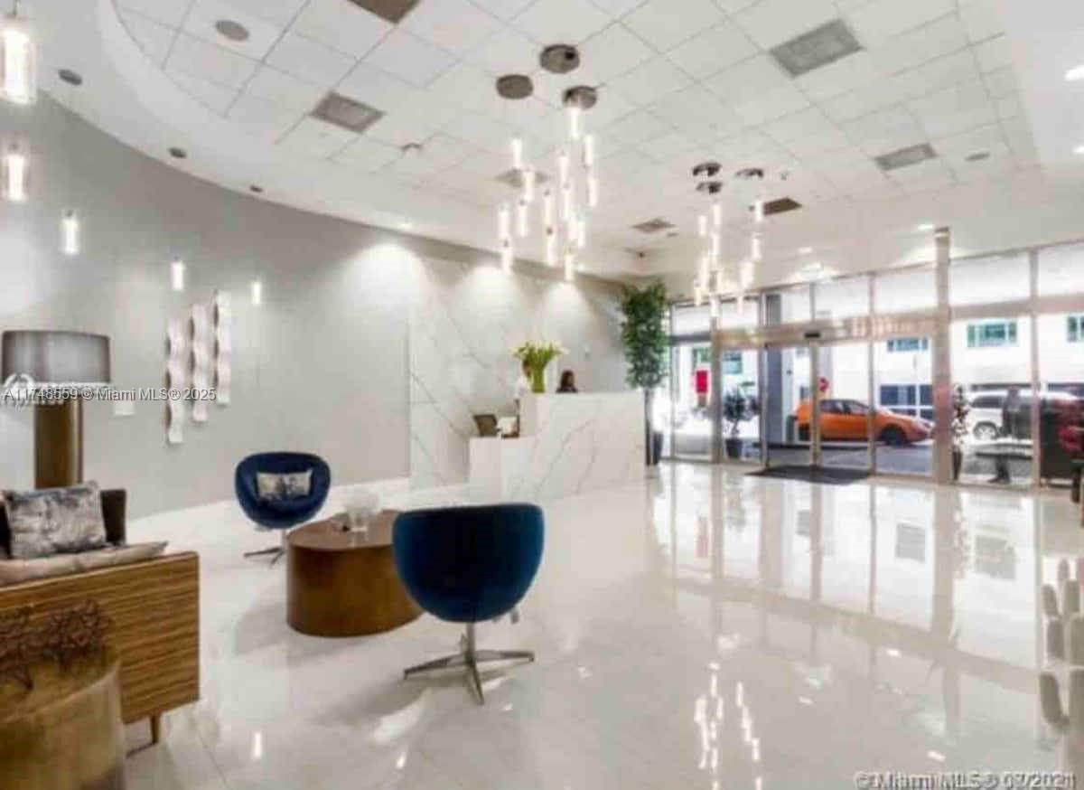 THE CLUB AT BRICKELL BAY - Residential