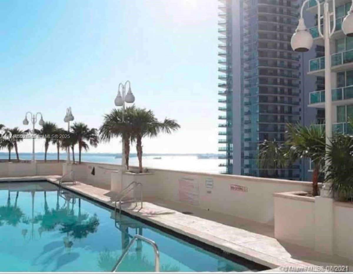 THE CLUB AT BRICKELL BAY - Residential
