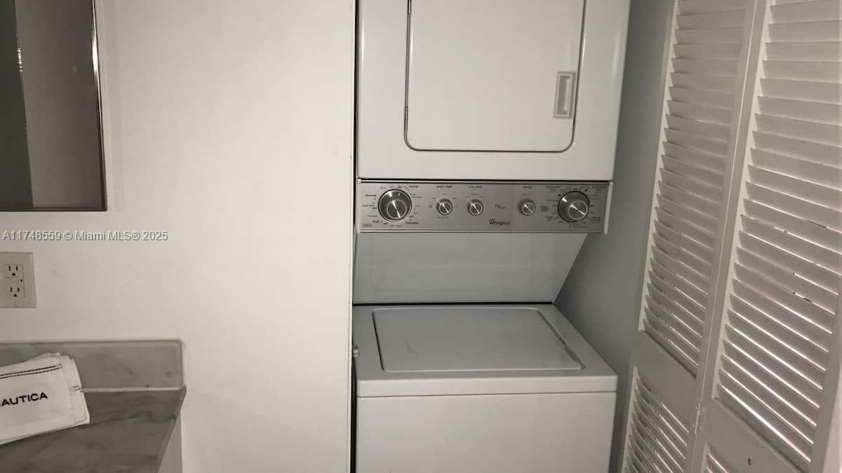 THE CLUB AT BRICKELL BAY - Residential