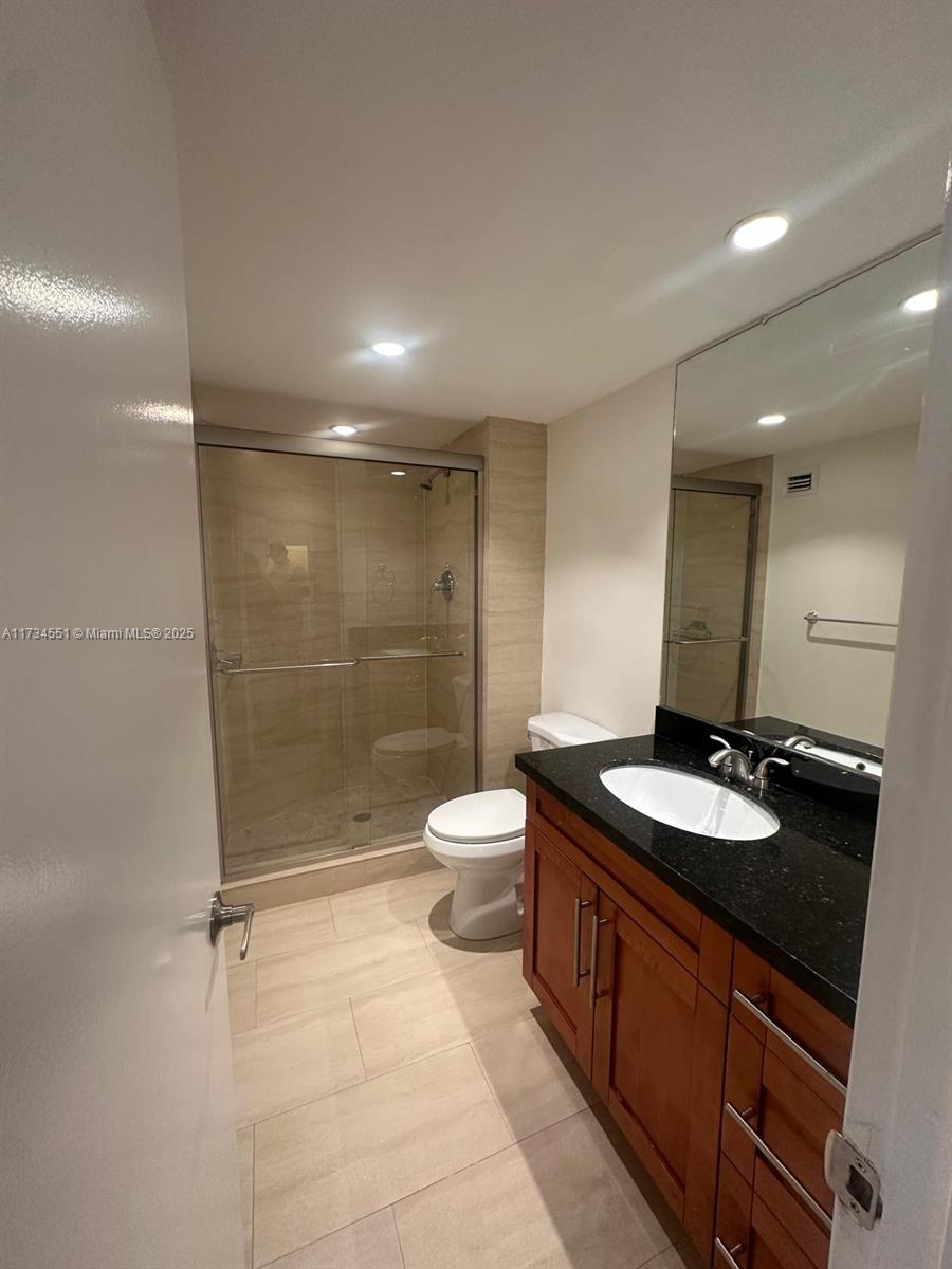 TOWERS OF KEY BISCAYNE CON - Residential Lease