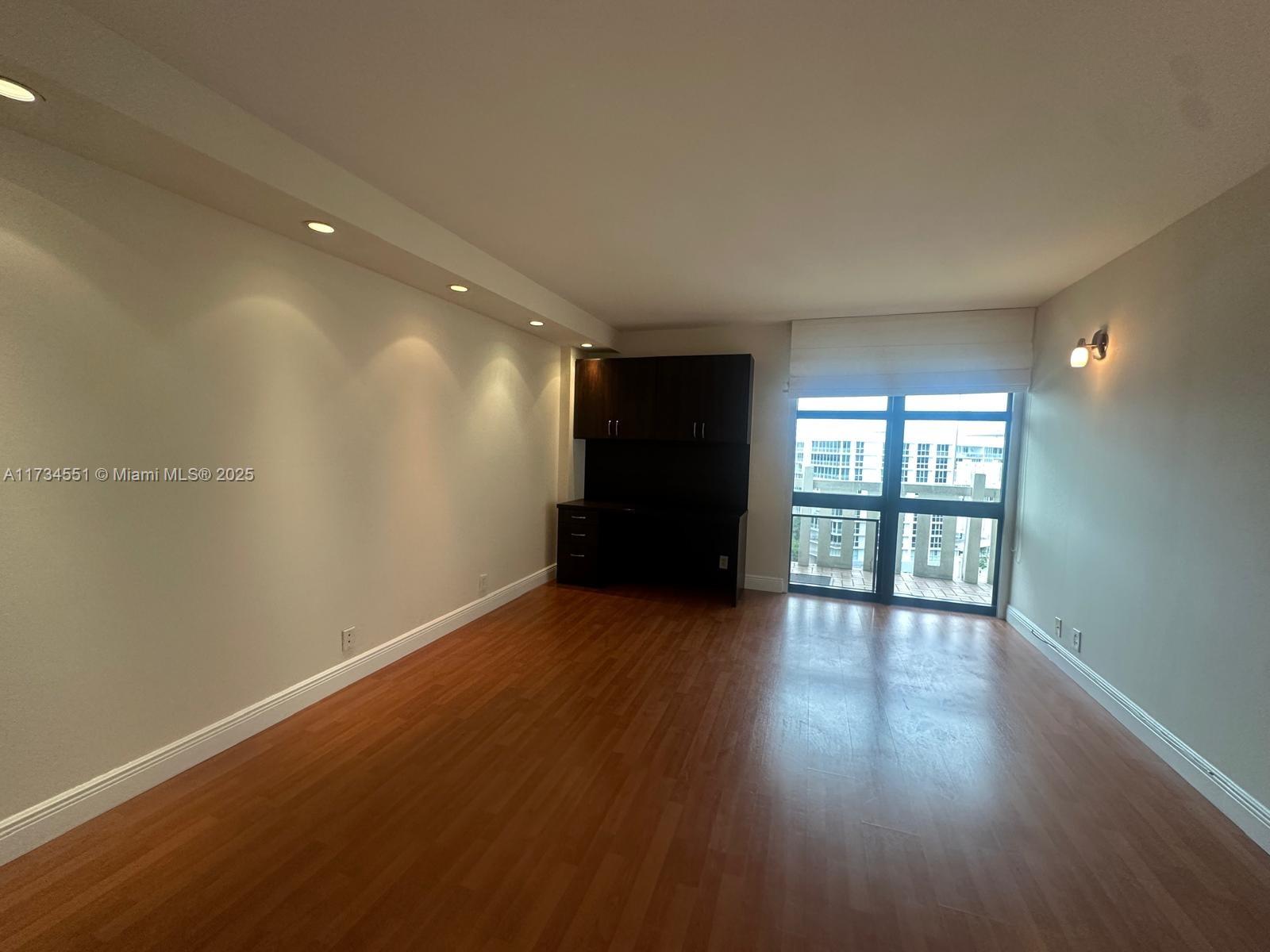 TOWERS OF KEY BISCAYNE CON - Residential Lease