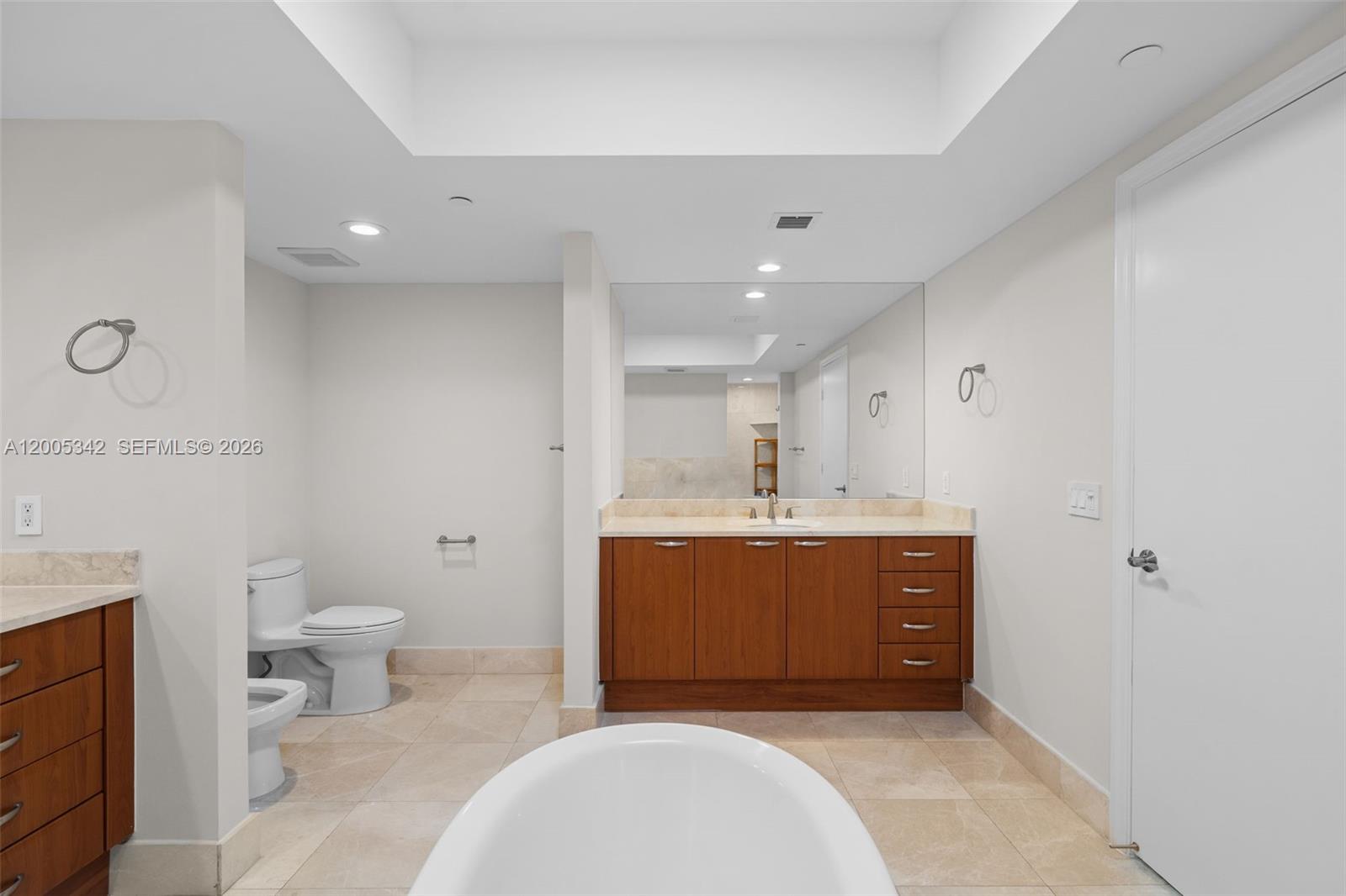 THE PENINSULA II CONDO - Residential